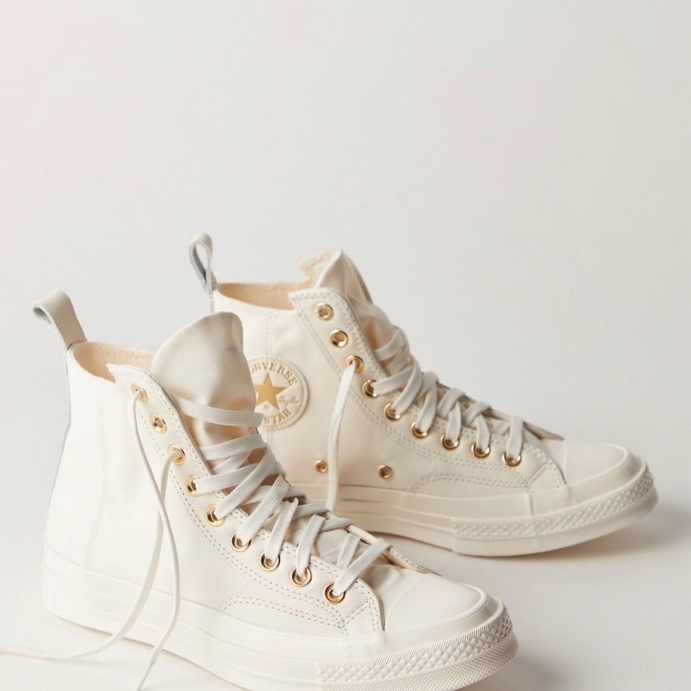 Converse Chuck Taylor 70 tailored line hi tops.